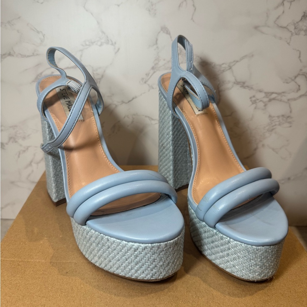 Woman's Heels Steve Madden Tiera Heeled Sandal Size 8